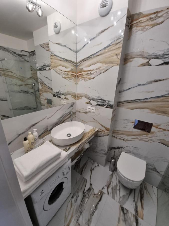 Apartament Business & Living No 91 Nad Zalewem W Cedzynie, Hala Garazowa Cedzyna Eksteriør billede